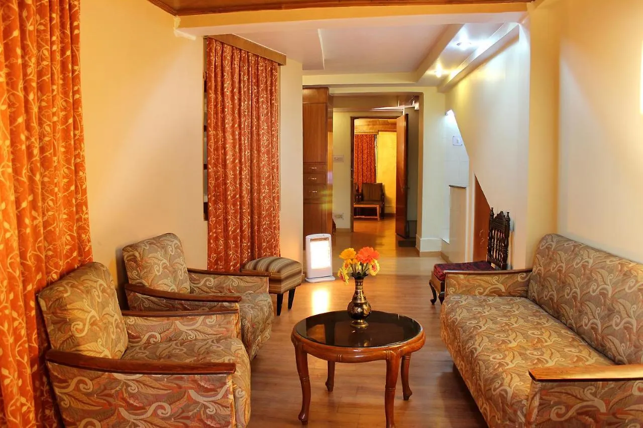 Hotel Himland East- Free Pickup From Railway Station 西姆拉 3*,  印度